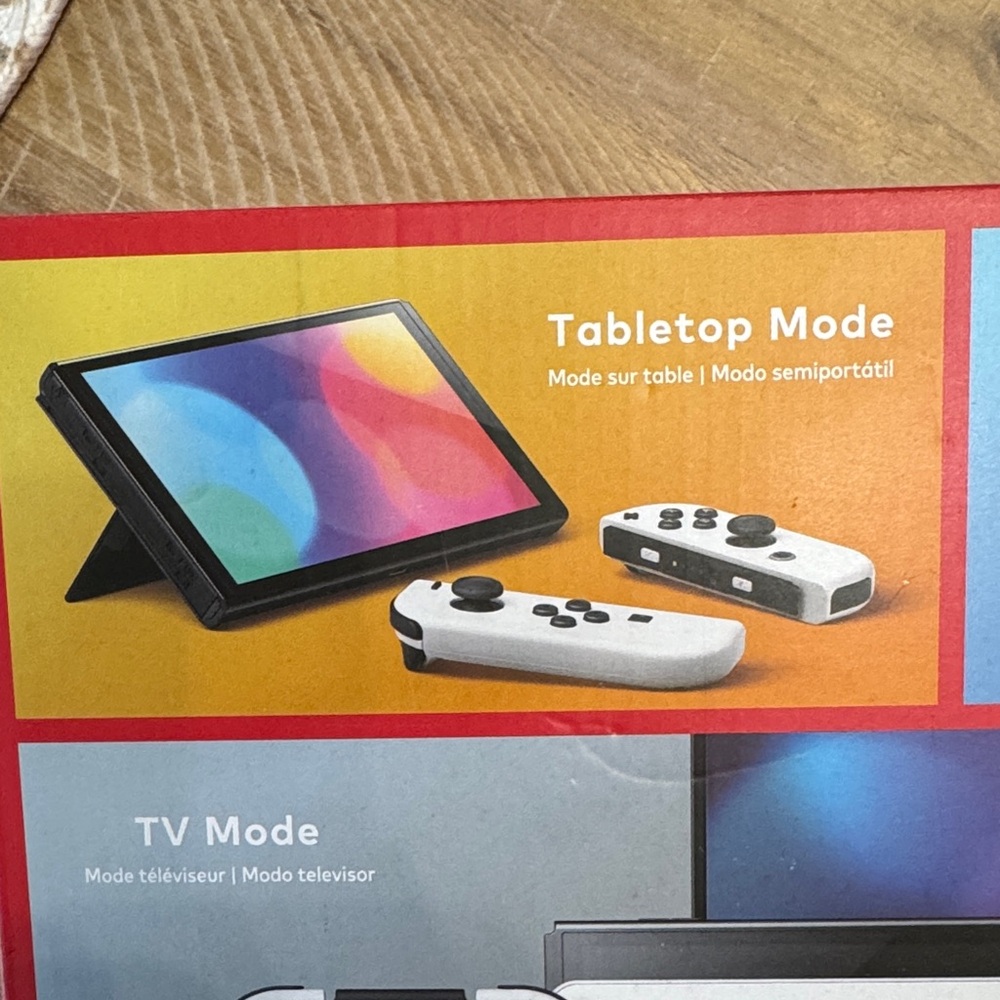 Nintendo Switch OLED Console with White Joy‑Con Controllers 64 GB - Picture 12 of 16